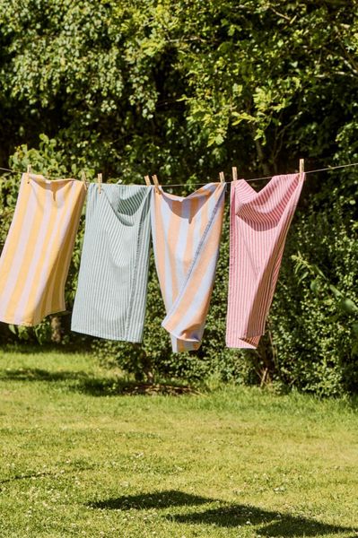 Ib Laursen Kj&oslash;kkenh&aring;ndkle Linea r&oslash;de og rosa striper 