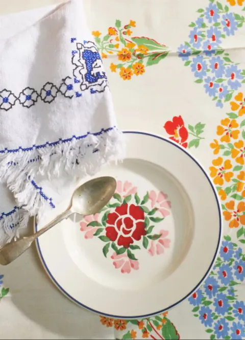 Hovedbilde Emma Bridgewater Kakeasjett Antique Roses