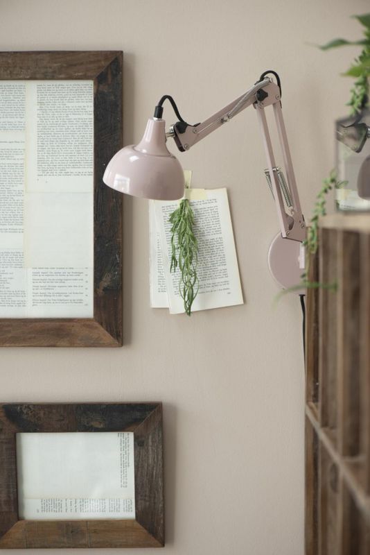 Ib Laursen vegglampe lys rosa